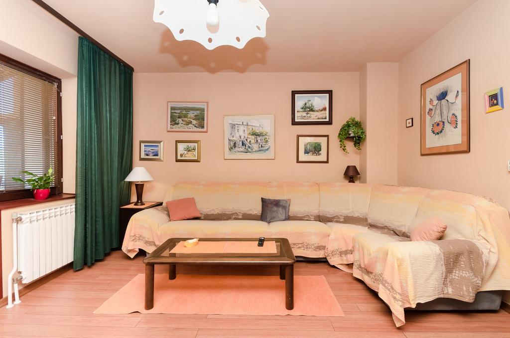 Apartment Bozena Punat Buitenkant foto